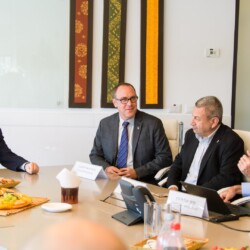 Israeli President Reuven (Ruvi) Rivlin meets with BGU President Prof. Daniel Chamovitz, Prof. Yuval Elovici, Prof. Dan Blumberg and Be'er Sheva Mayor Ruvik Danilovich at the Telekom Innovation Laboratories 
at Ben-Gurion University
